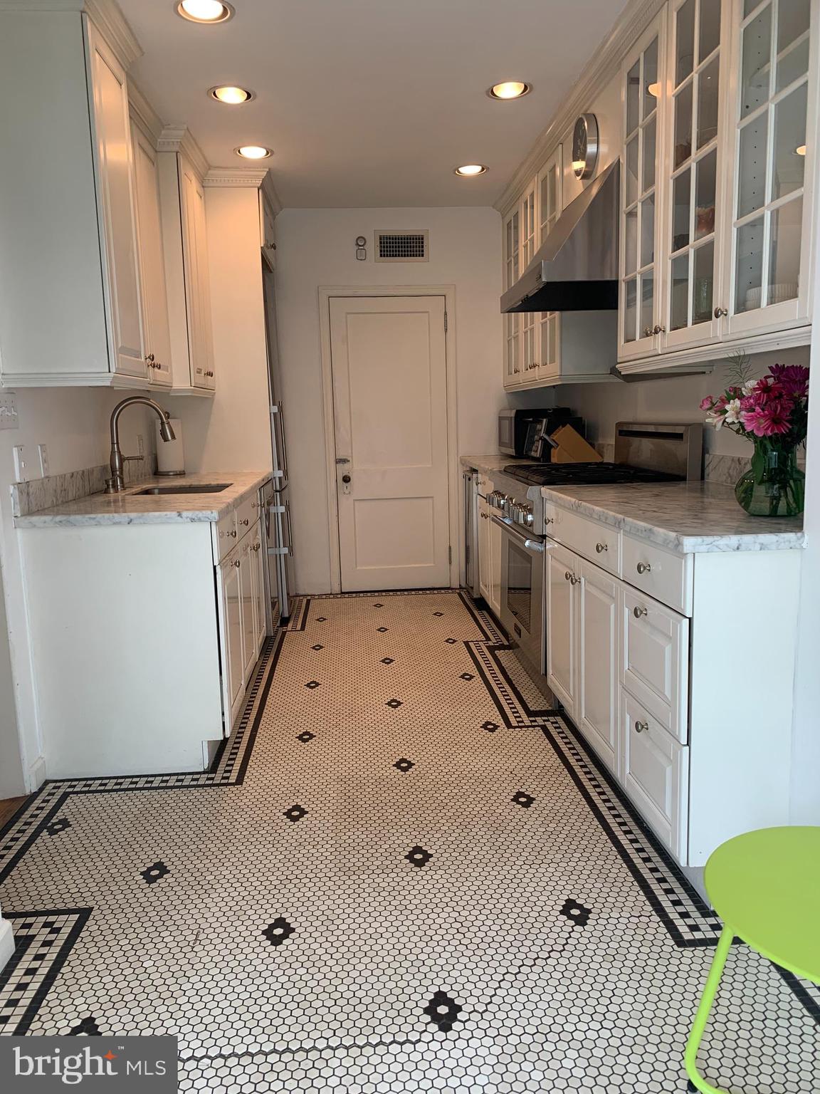 7945 Winston Road Philadelphia, PA 19118 - Photo 13 of 29 Kitchen