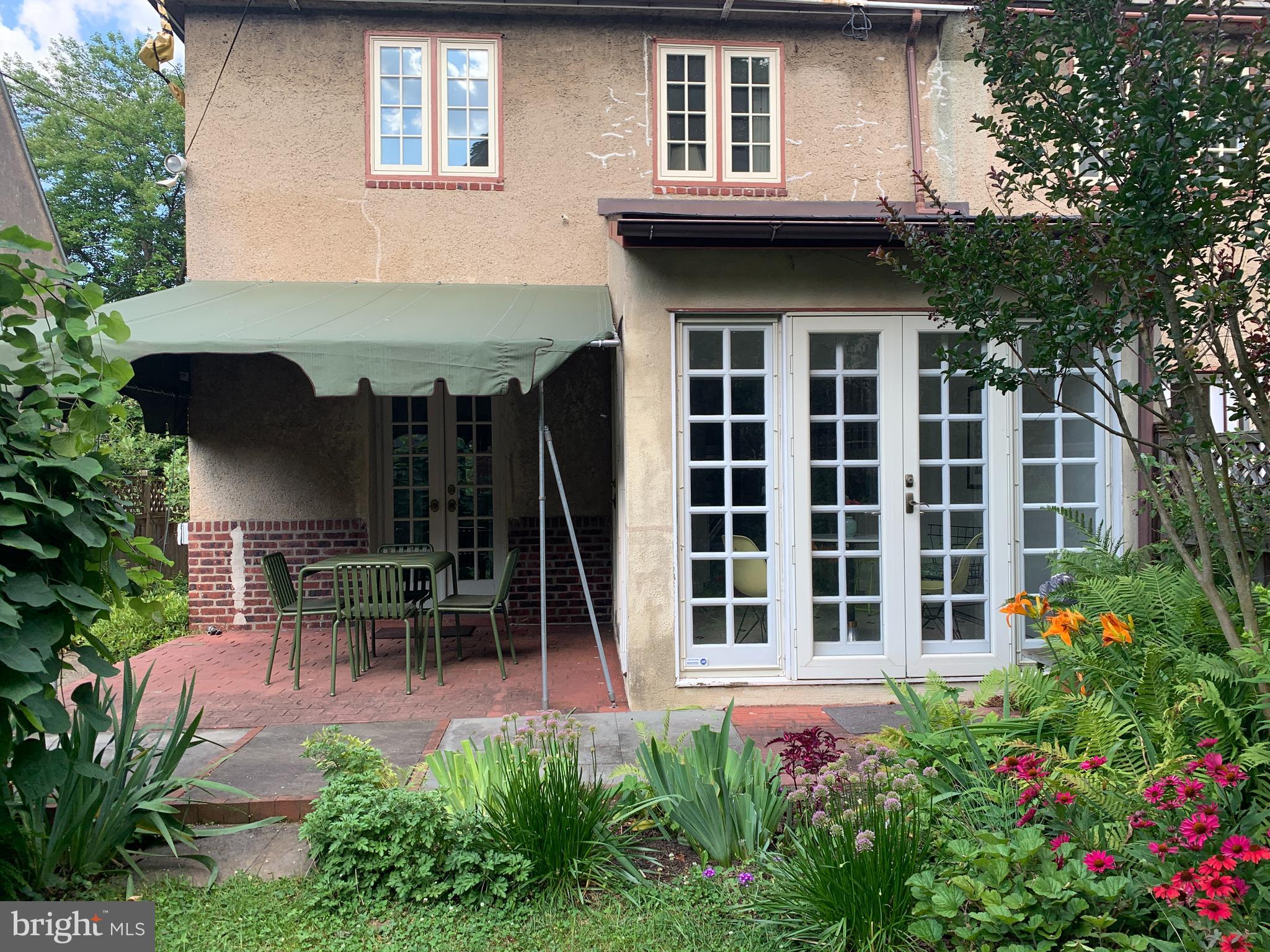 7945 Winston Road Philadelphia, PA 19118 - Photo 27 of 29 Back patio