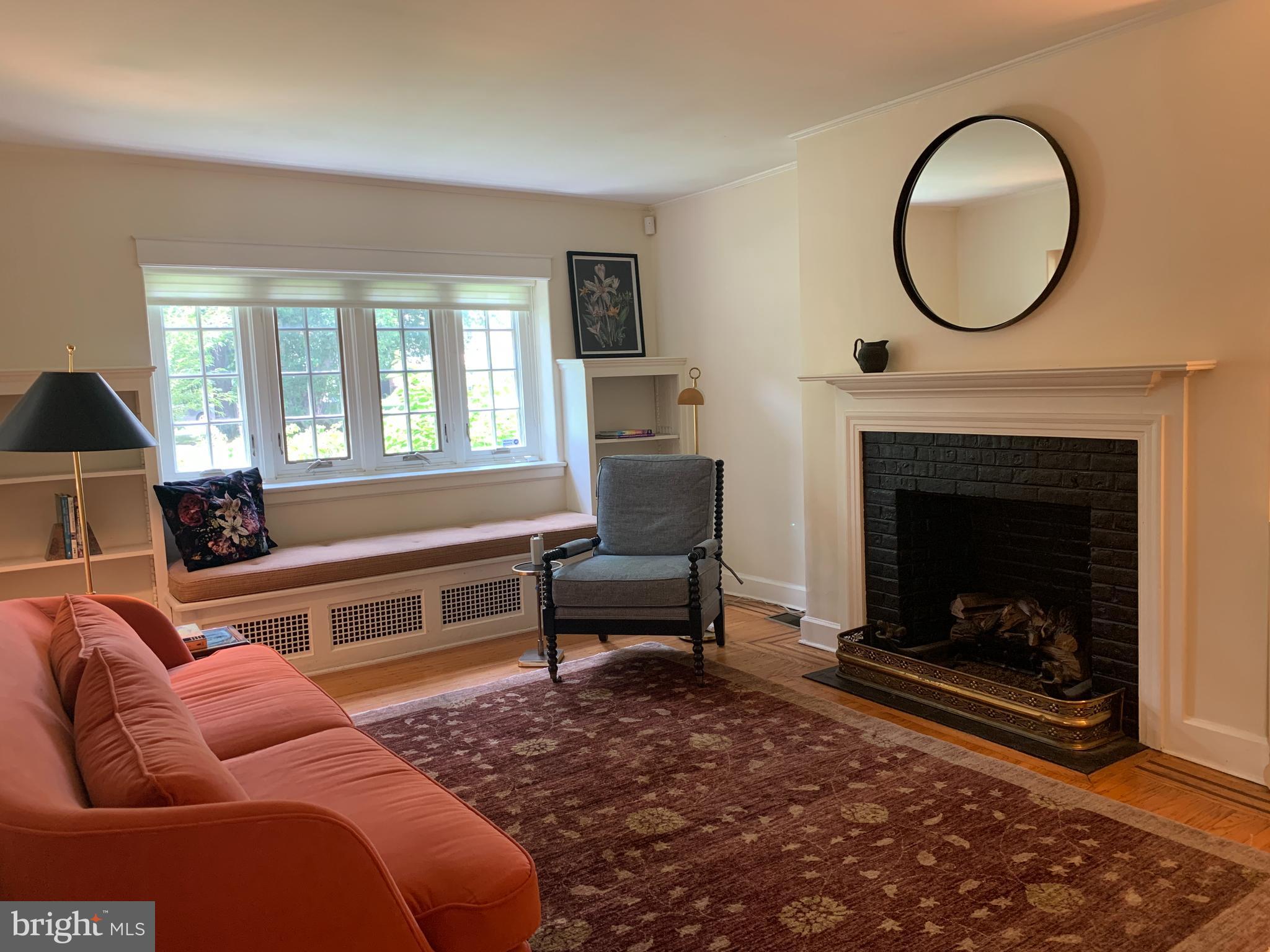 7945 Winston Road Philadelphia, PA 19118 - Photo 5 of 29 Living Room