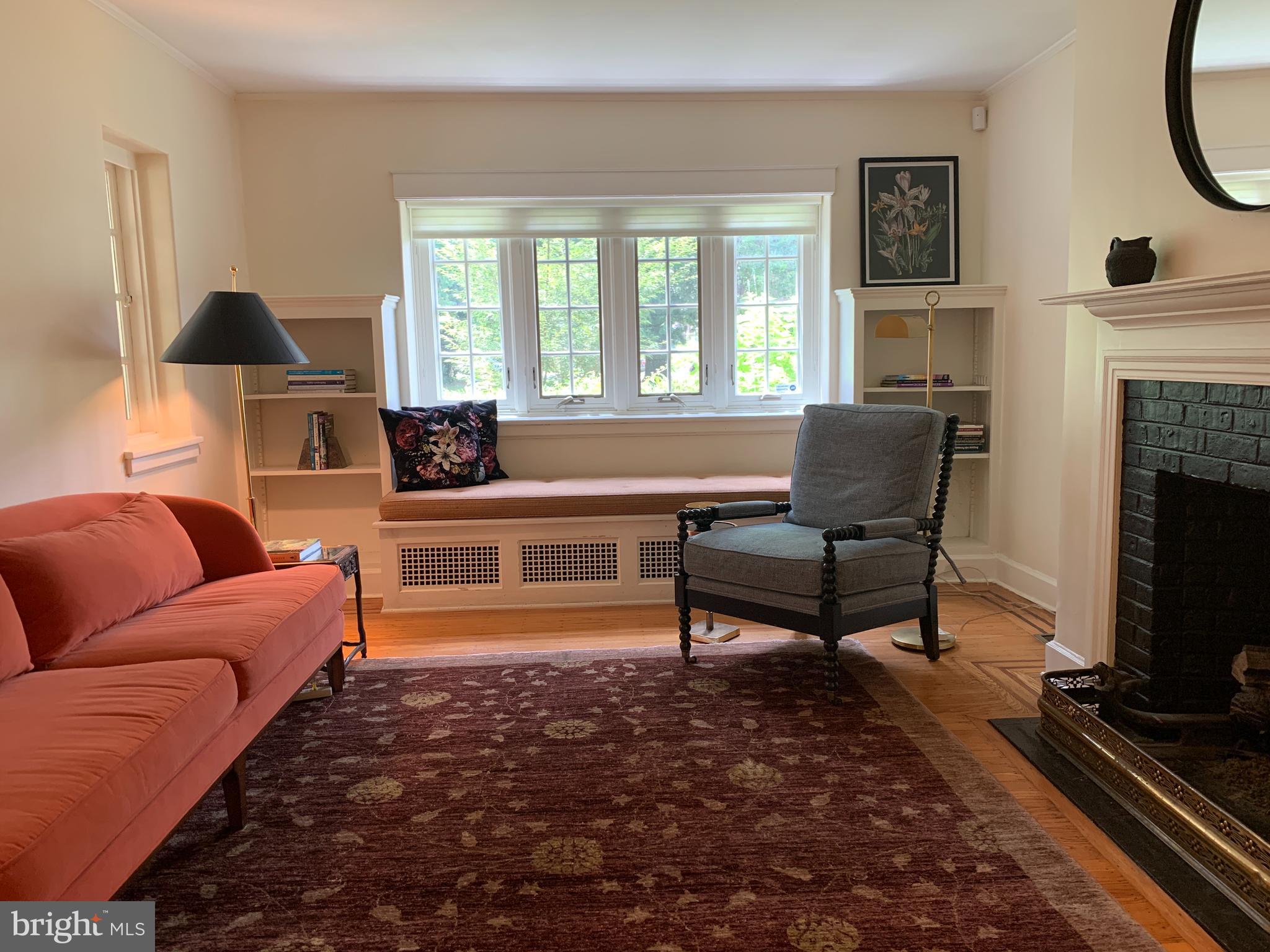 7945 Winston Road Philadelphia, PA 19118 - Photo 6 of 29 Living Roon