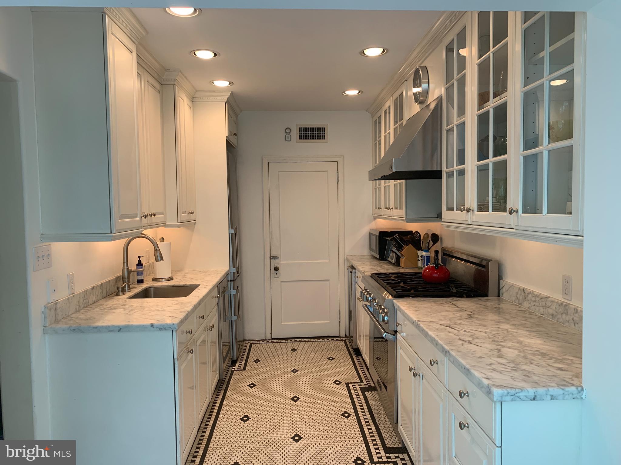 7945 Winston Road Philadelphia, PA 19118 - Photo 10 of 29 Kitchen