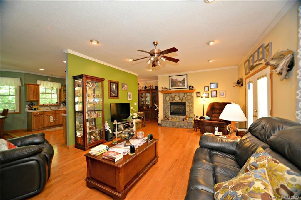 210 Weldon Hall Road Sylva, NC 28779 - Photo 14 of 29 Gallery Image 14