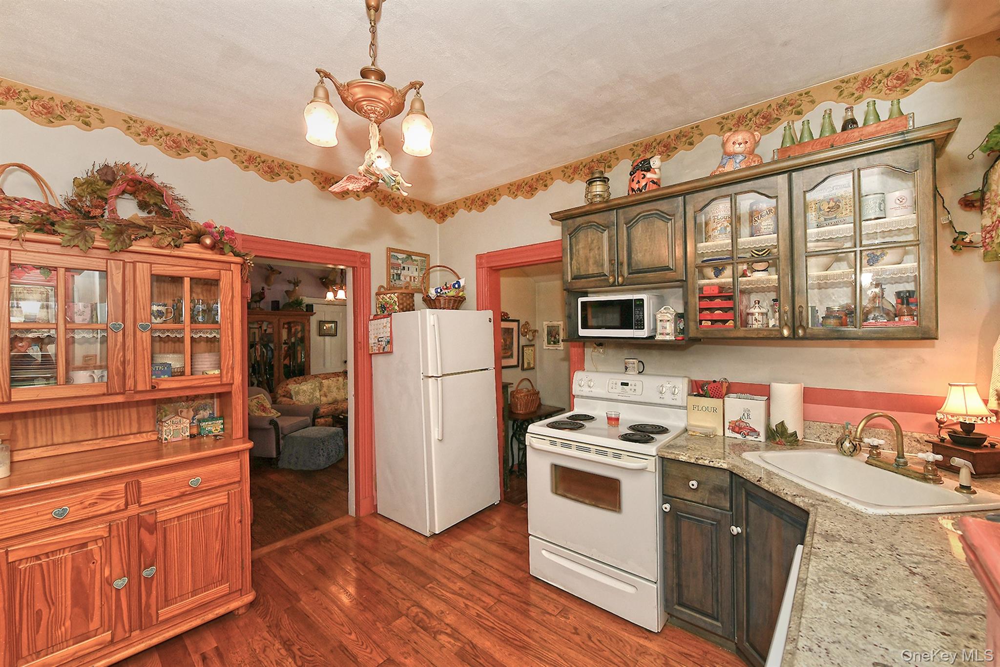 277 Vernon Valley Road Northport, NY 11768 - Photo 13 of 49