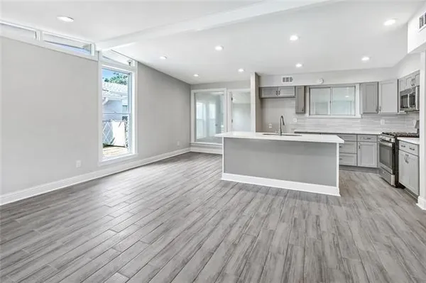 $2,500 | 528 Roseland Parkway, Harahan, LA 70123