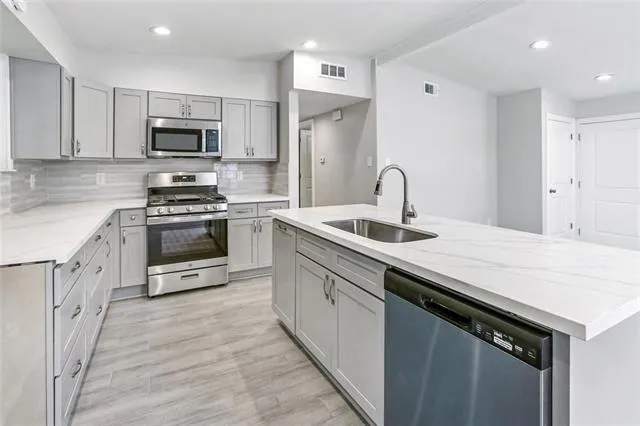 $2,500 | 528 Roseland Parkway, Harahan, LA 70123