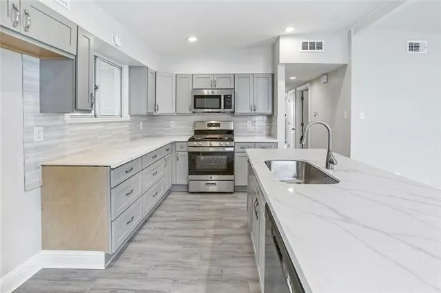 $2,500 | 528 Roseland Parkway, Harahan, LA 70123