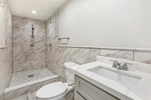 $2,500 | 528 Roseland Parkway, Harahan, LA 70123