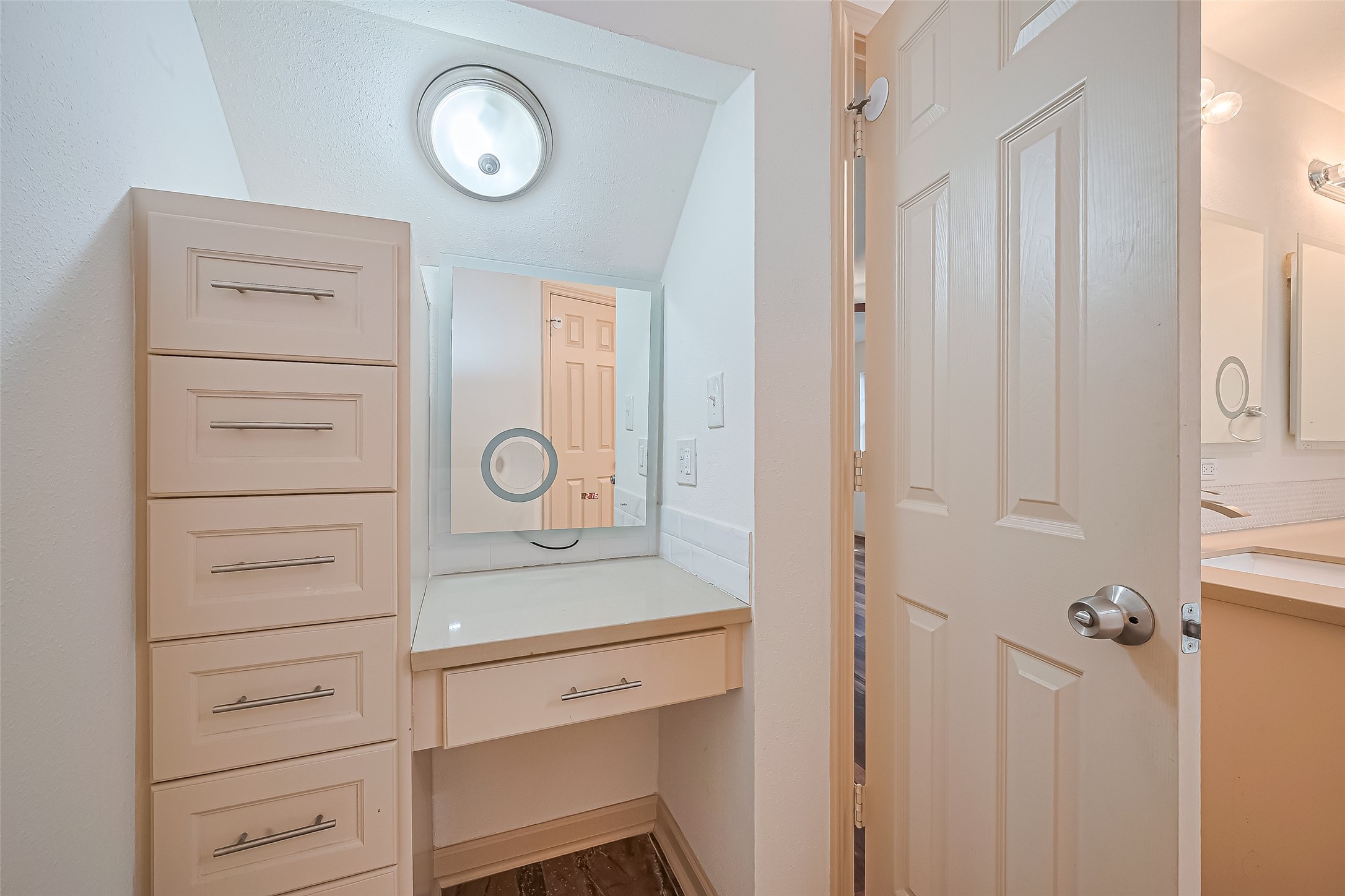 982 West Donovan Street Houston, TX 77091 - Photo 32 of 39 a view of a closet with cabinets