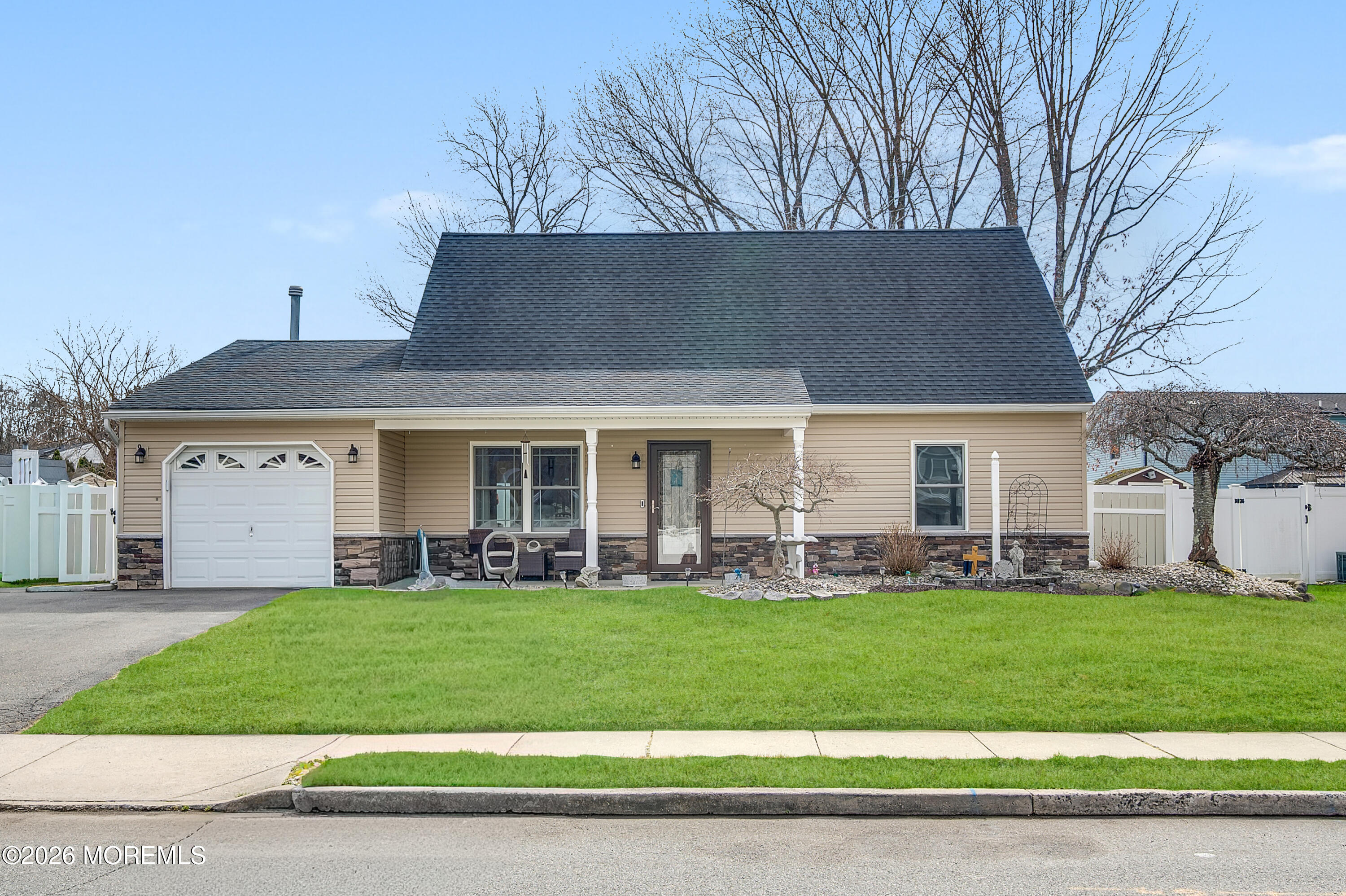 114 Starlight Road Howell, NJ 07731 - Photo 1 of 41 Front 1-2