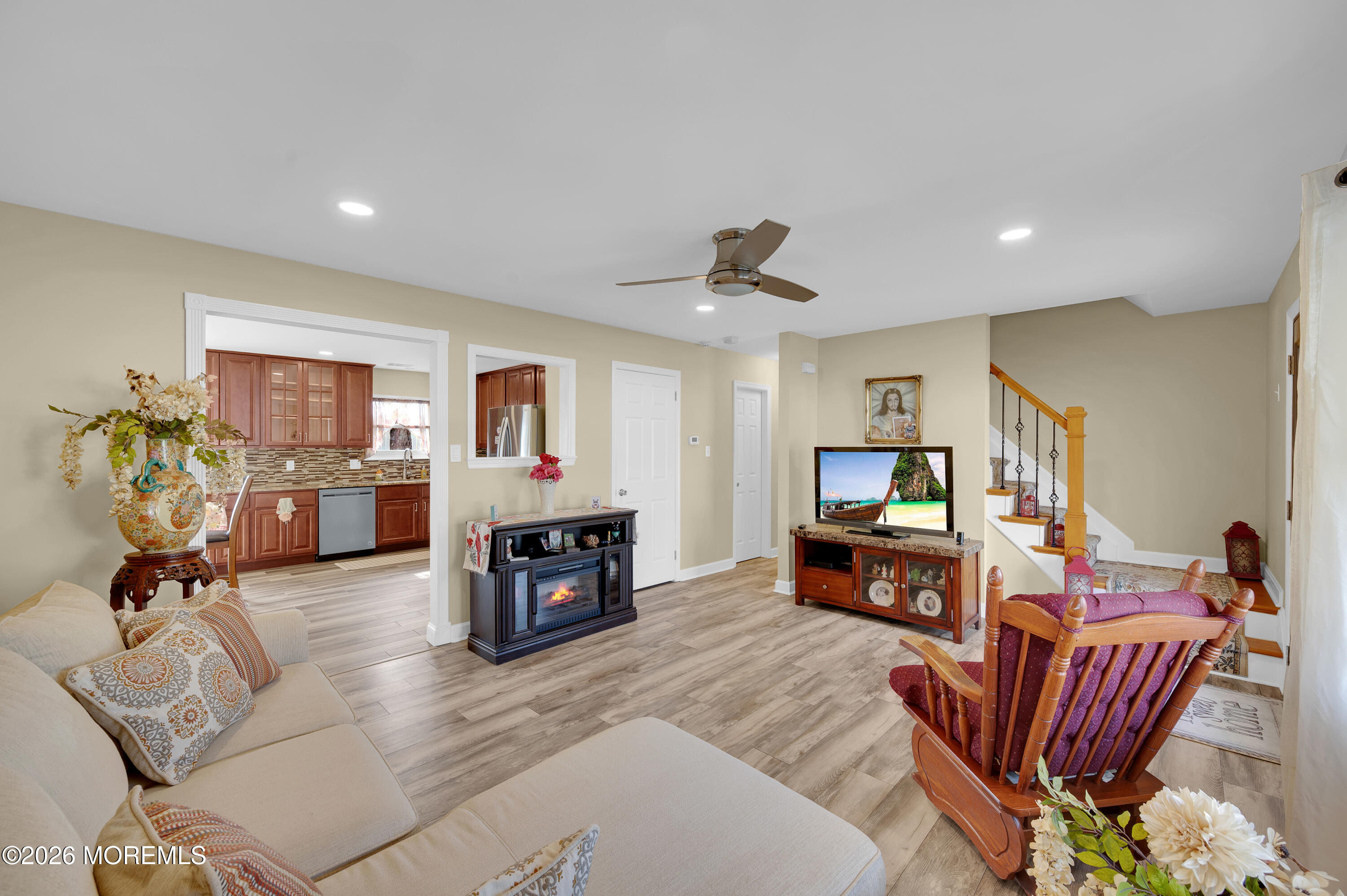 114 Starlight Road Howell, NJ 07731 - Photo 9 of 41 Living 4