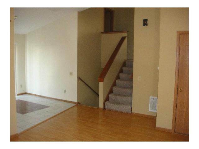 2701 Raphael Drive Columbus, OH 43232 - Photo 3 of 15 Gallery Image 3