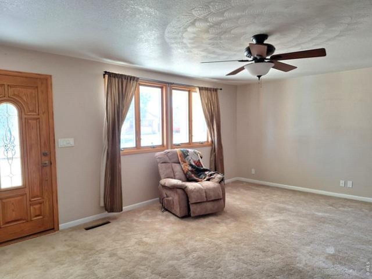 310 Cleveland Street Sterling, CO 80751 - Photo 2 of 25 Living Room