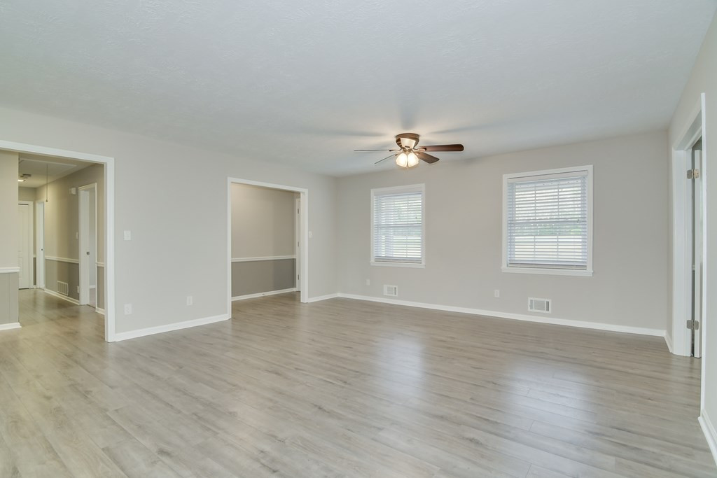 4428 Owens Road Evans, GA 30809 - Photo 8 of 37