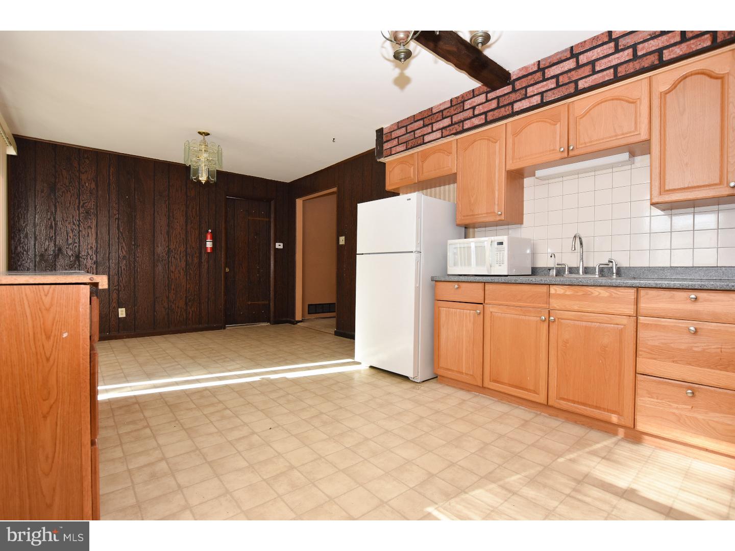 268 Greentree Road Sewell, NJ 08080 - Photo 4 of 19
