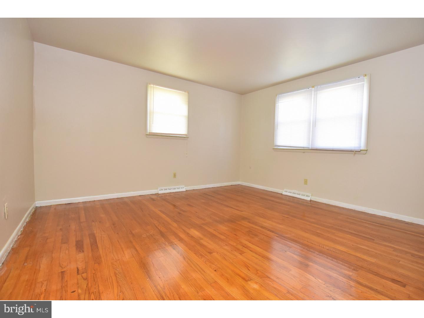 268 Greentree Road Sewell, NJ 08080 - Photo 8 of 19 Bedroom - Main
