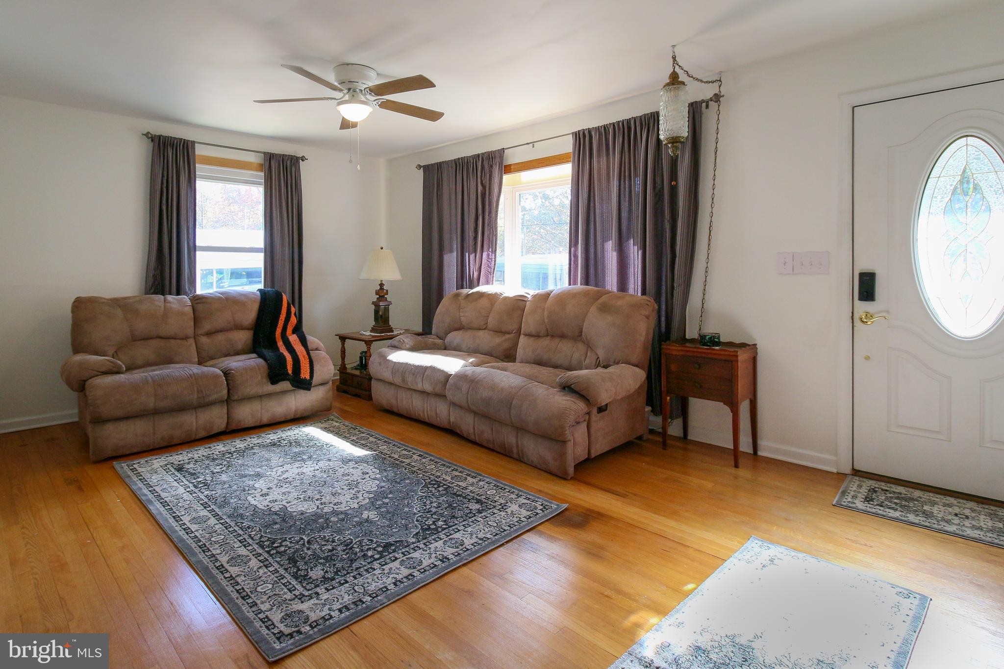 1017 Ficklen Road Fredericksburg, VA 22405 - Photo 5 of 35 Living Room