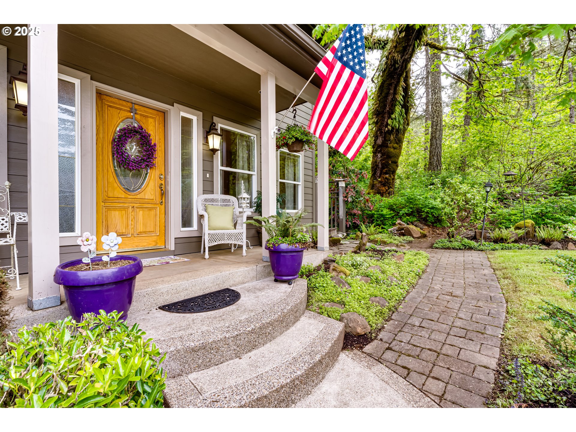 1187 South 69th Street Springfield, OR 97478 - Photo 5 of 42 a view of outdoor space patio and fire pit