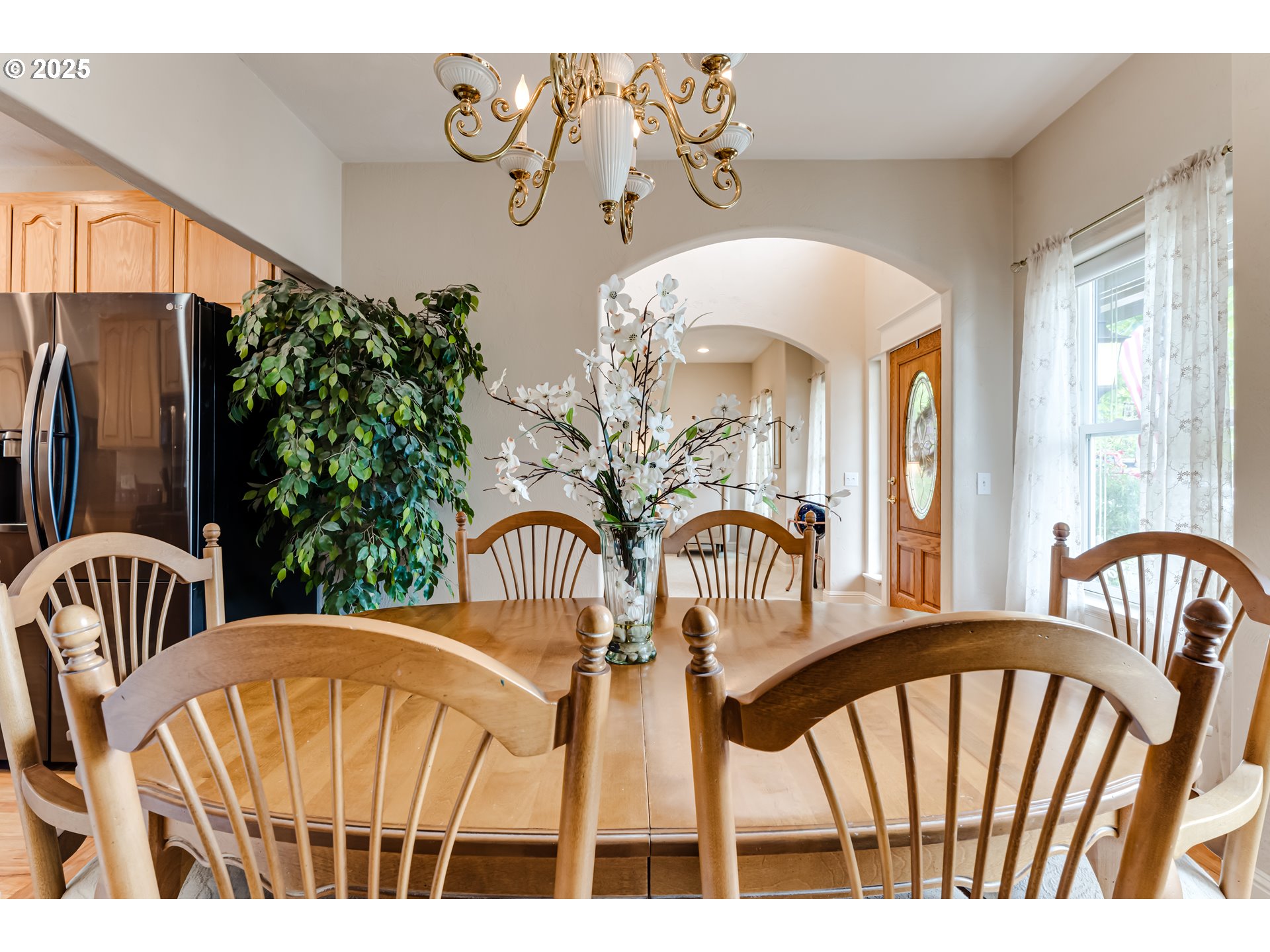 1187 South 69th Street Springfield, OR 97478 - Photo 8 of 42 a view of a balcony dining area with furniture