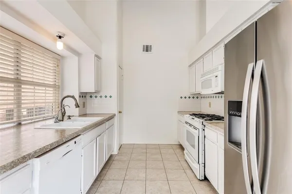 $2,850 | 8110 Regatta Drive, Rowlett, TX 75089