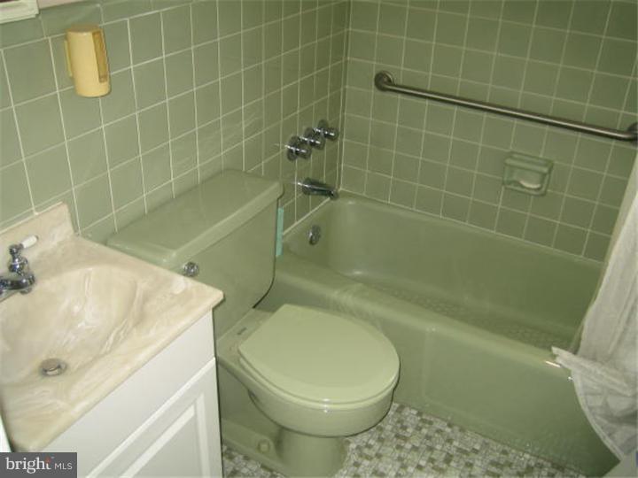 545 Overlook Road Philadelphia, PA 19128 - Photo 12 of 12