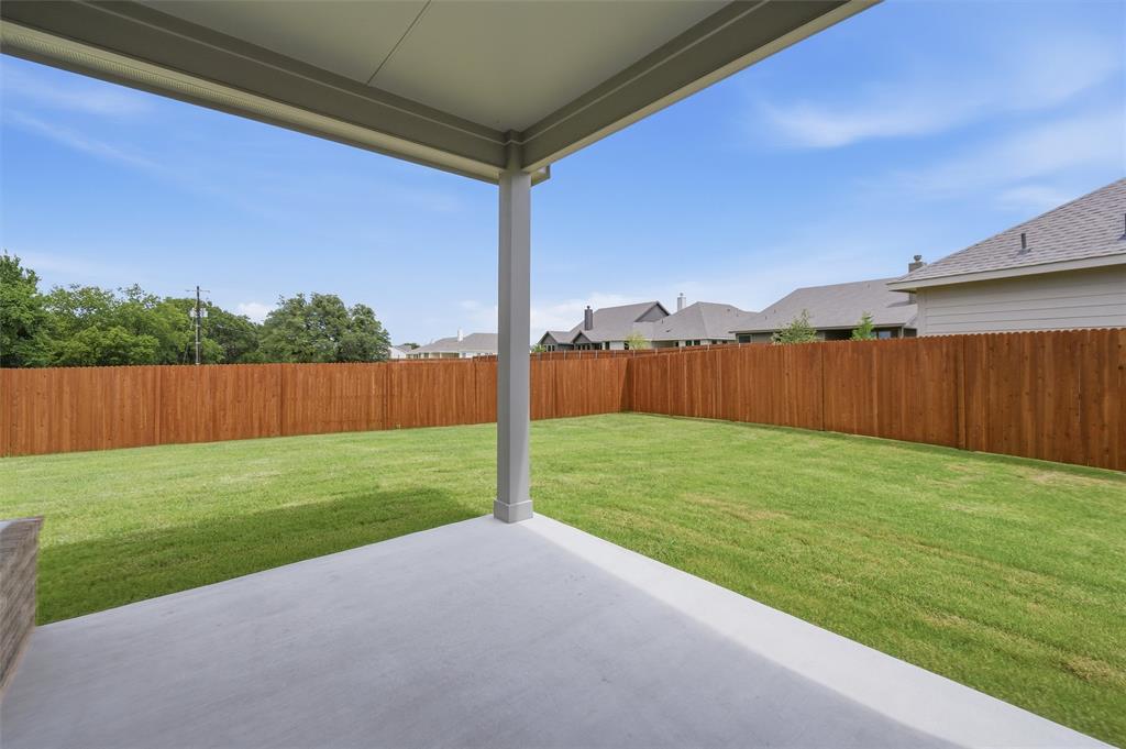 1233 Frio Drive Springtown, TX 76082 - Photo 23 of 29