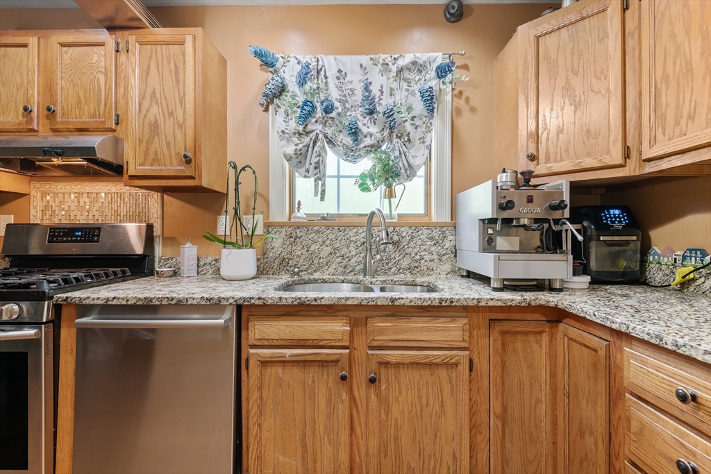 84 Crawford Street, Unit 1 Boston, MA 02121 - Photo 4 of 41
