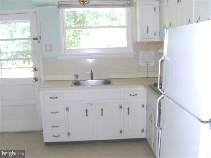 3330 Richard Road Aston, PA 19014 - Photo 5 of 18 Kitchen