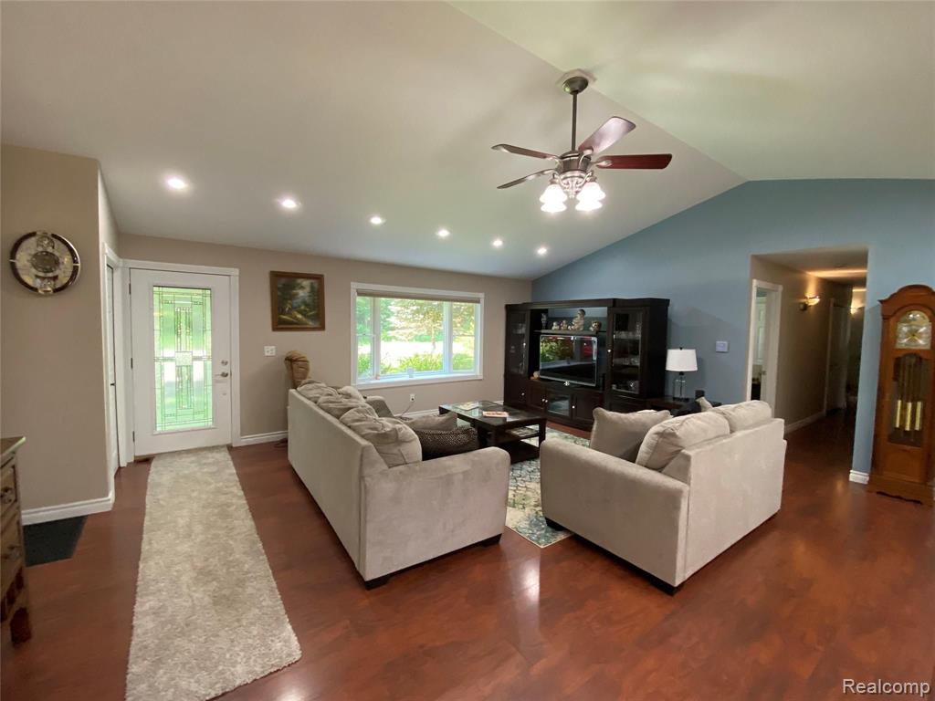 5427 Draper Road Jackson, MI 49201 - Photo 4 of 23