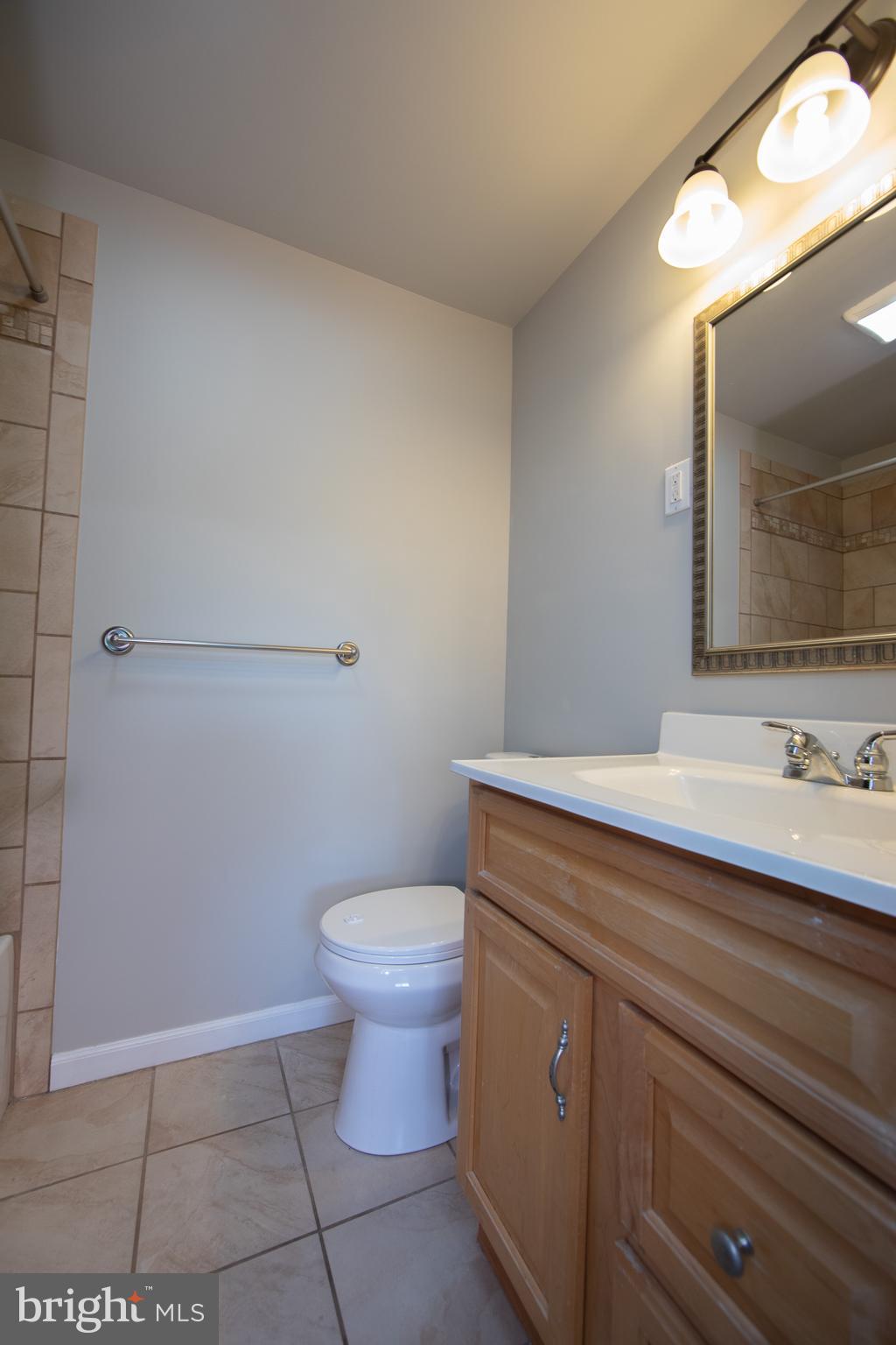1518 Manley Road, Unit B26 West Chester, PA 19382 - Photo 7 of 19 Master bathroom