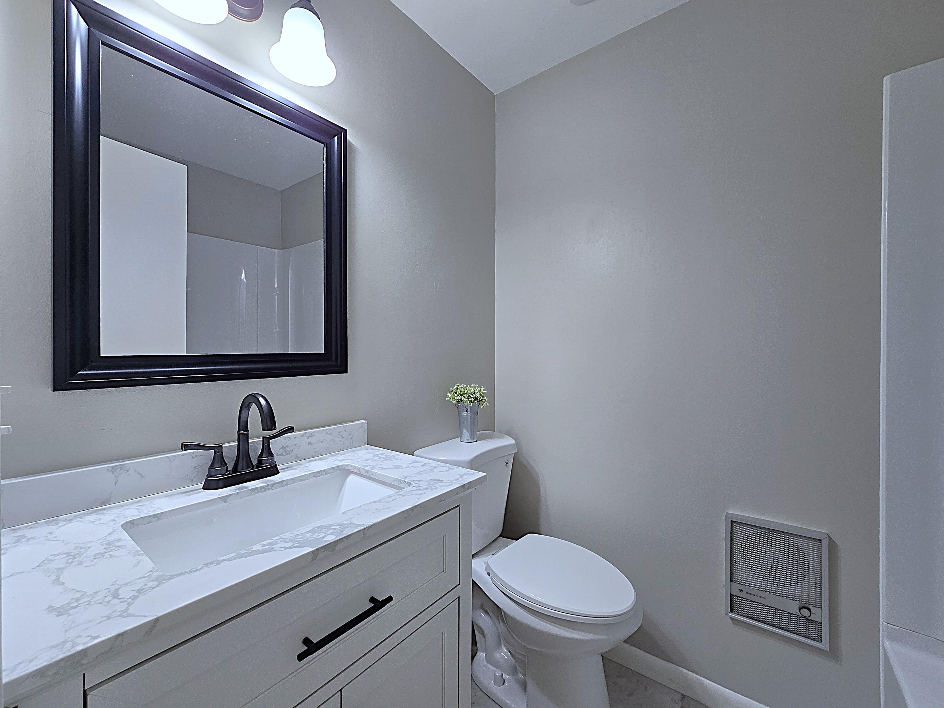 W136N7015 Claas Road Menomonee Falls, WI 53051 - Photo 38 of 54 Full Bath #2