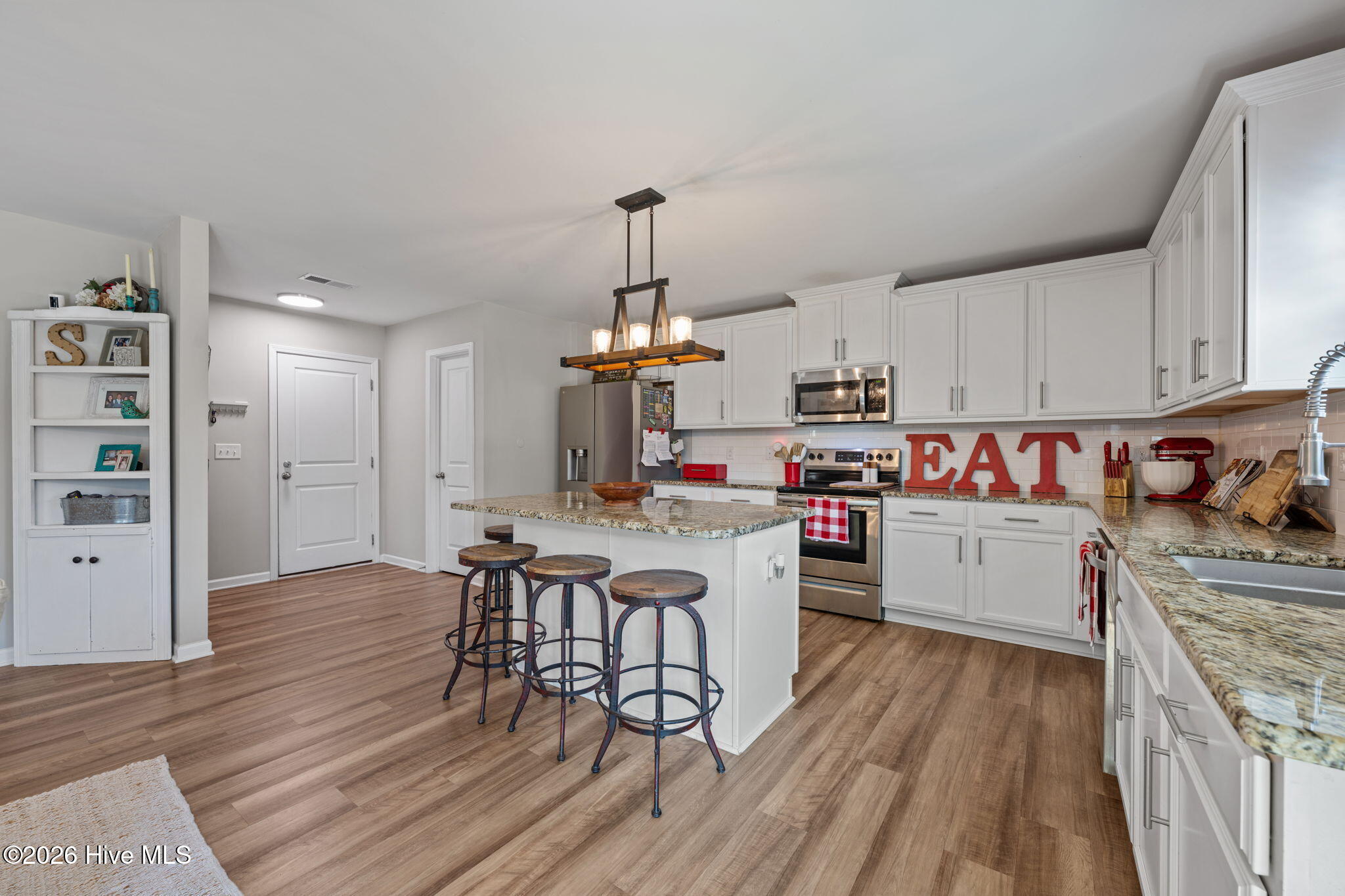 324 Frida Road New Bern, NC 28560 - Photo 22 of 55 Kitchen 01