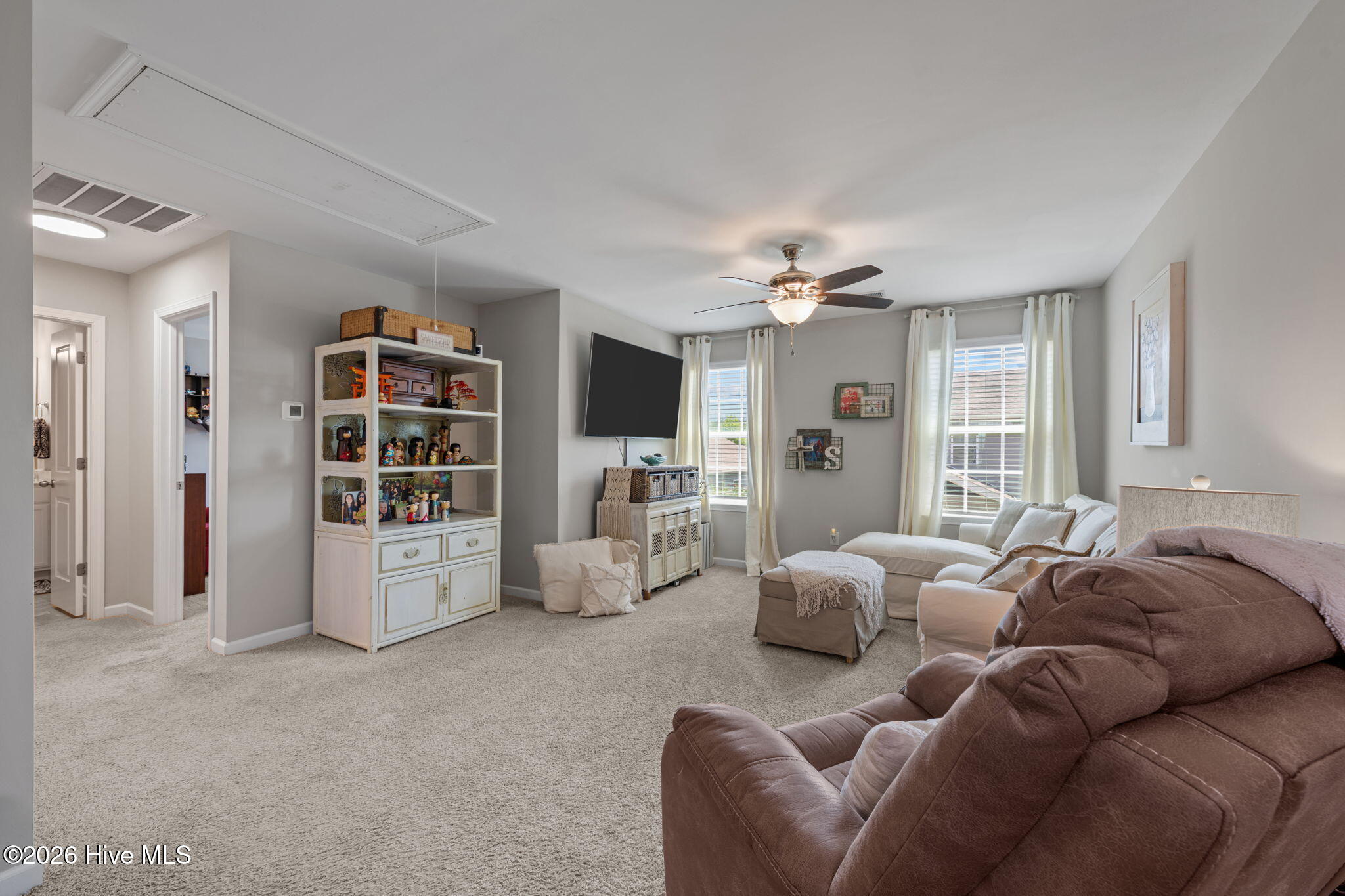 324 Frida Road New Bern, NC 28560 - Photo 41 of 55 Upstairs Sitting Room 01