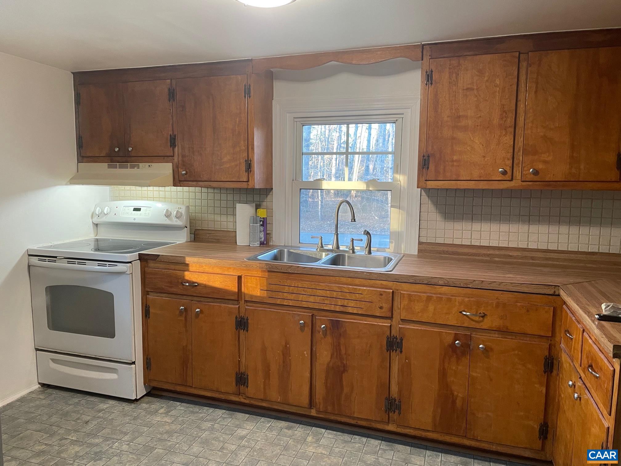 4053 Columbia Road Zion Crossroads, VA 22942 - Photo 5 of 13 Gallery Image 5