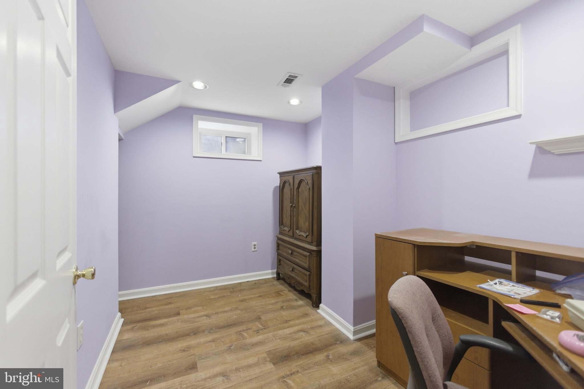 1729 Overlook Drive Silver Spring, MD 20903 - Photo 7 of 32