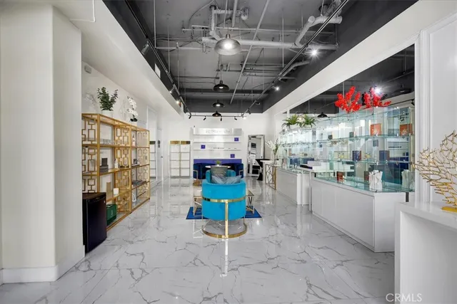 $748,000 | 300 East 4th Street, Unit 103, Long Beach, CA 90802