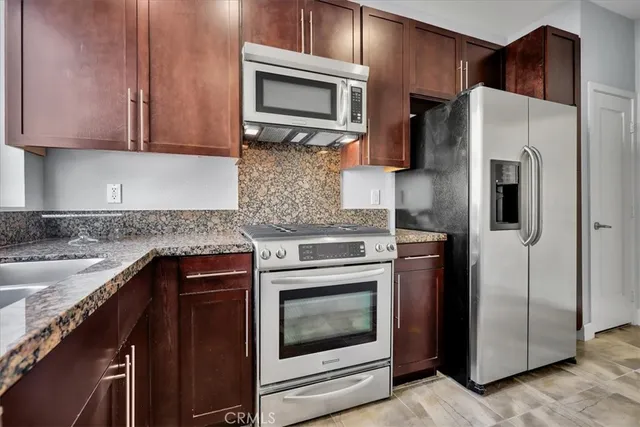 $748,000 | 300 East 4th Street, Unit 103, Long Beach, CA 90802