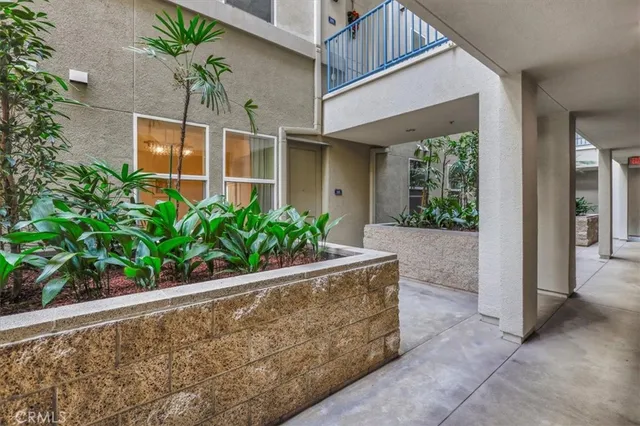 $748,000 | 300 East 4th Street, Unit 103, Long Beach, CA 90802