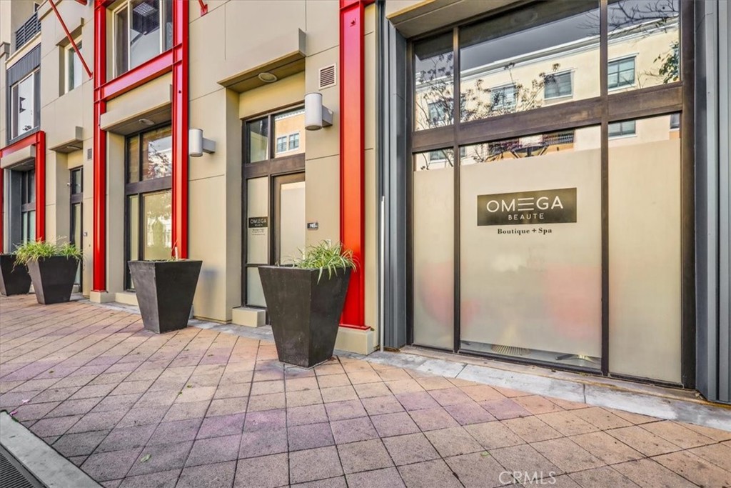 300 East 4th Street, Unit 103 Long Beach, CA 90802 - Photo 6 of 75 a view of a building with a window