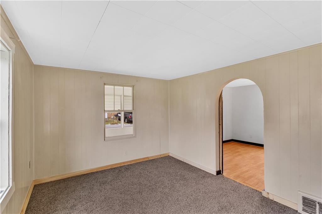 531 5th Avenue Avonmore, PA 15618 - Photo 6 of 25 a view of an empty room with a window