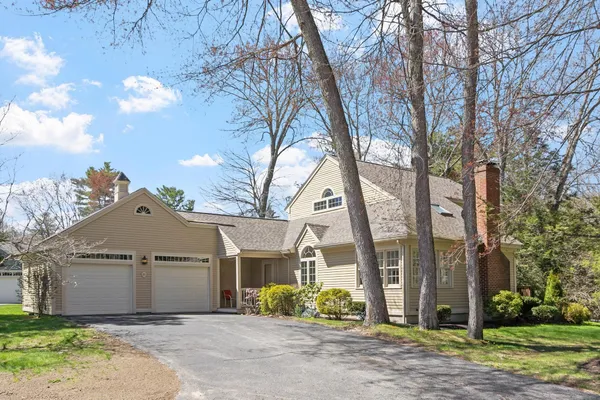 $799,000 | 21 Peninsula Drive, Unit 21, Stratham, NH 03885
