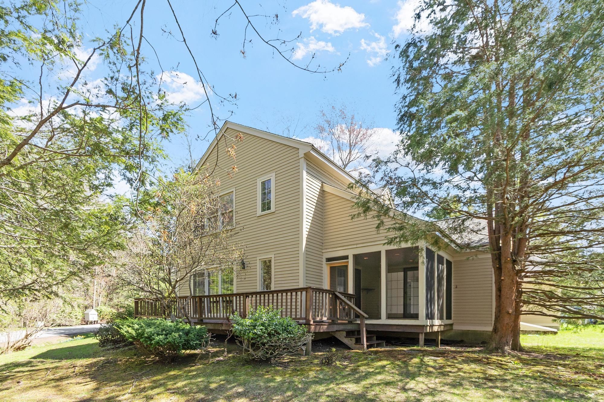 21 Peninsula Drive, Unit 21 Stratham, NH 03885 - Photo 3 of 35