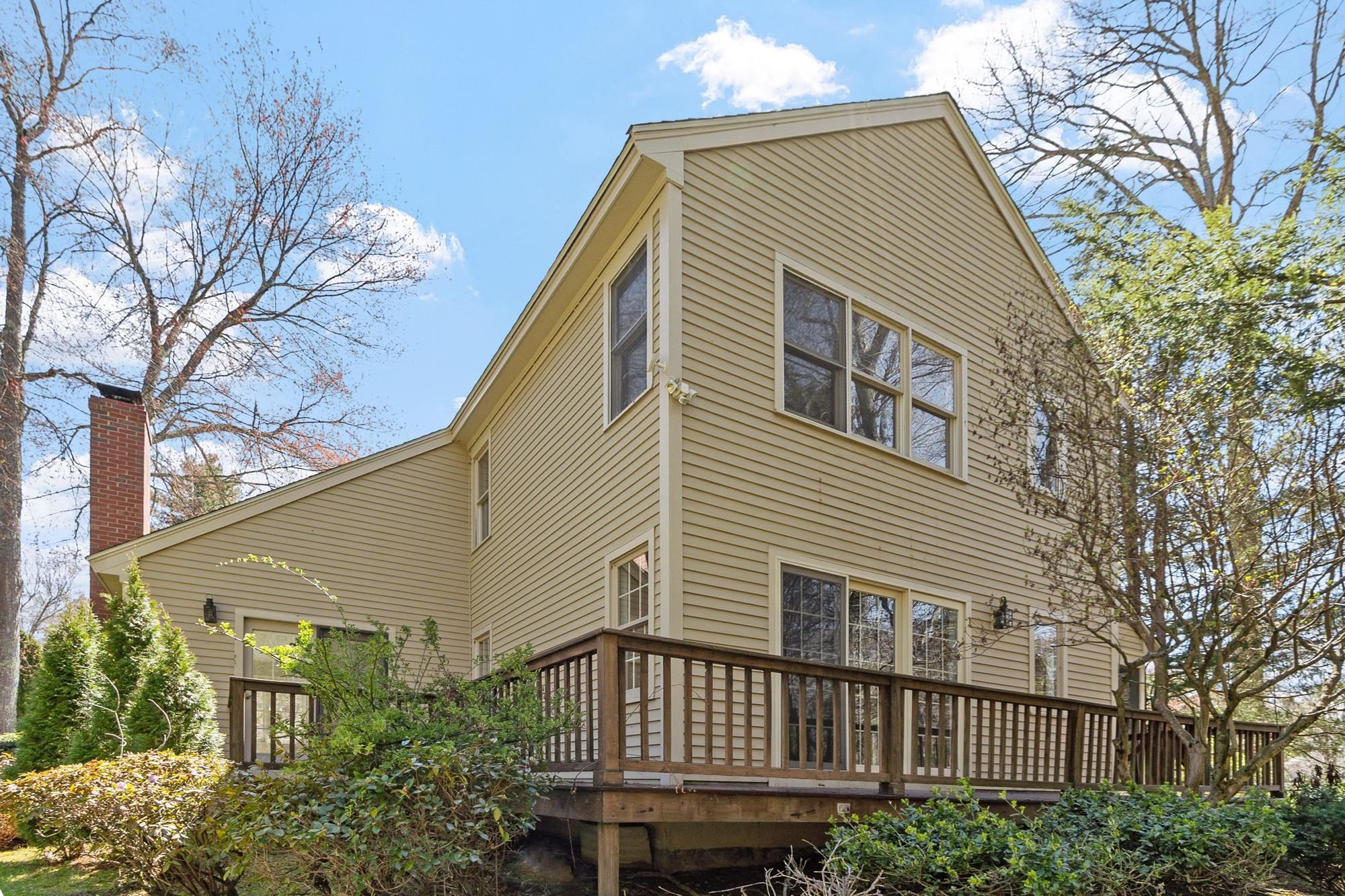 21 Peninsula Drive, Unit 21 Stratham, NH 03885 - Photo 4 of 35