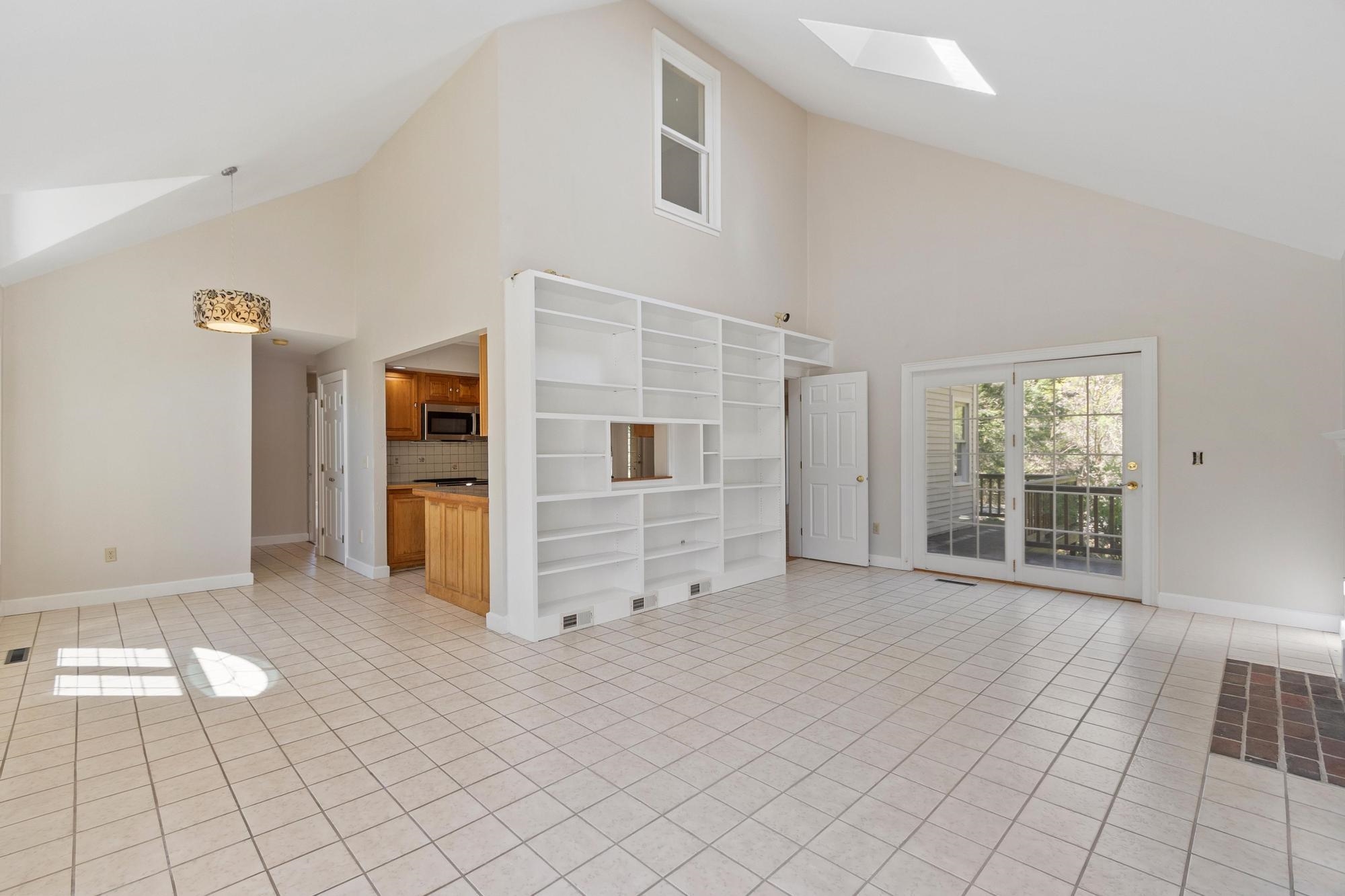 21 Peninsula Drive, Unit 21 Stratham, NH 03885 - Photo 7 of 35