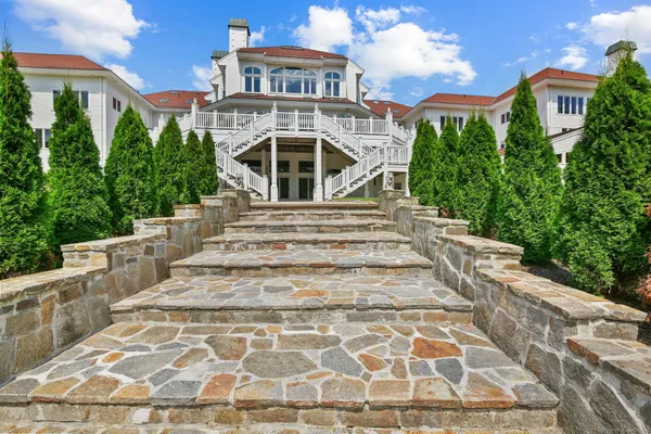 $9,900,000 | 50 Poplar Hill Drive, Farmington, CT 06032