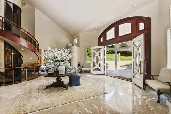 $9,900,000 | 50 Poplar Hill Drive, Farmington, CT 06032