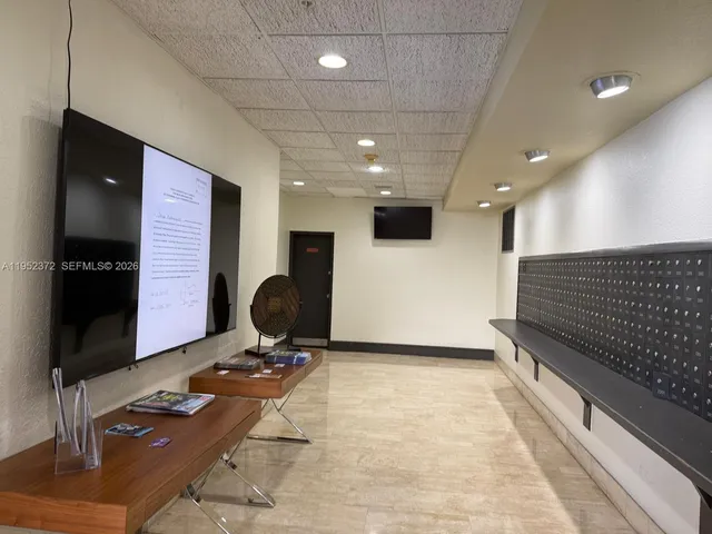 $2,200 | 2750 Northeast 183rd Street, Unit 1201, Aventura, FL 33160