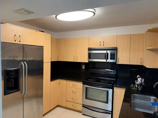 $2,200 | 2750 Northeast 183rd Street, Unit 1201, Aventura, FL 33160