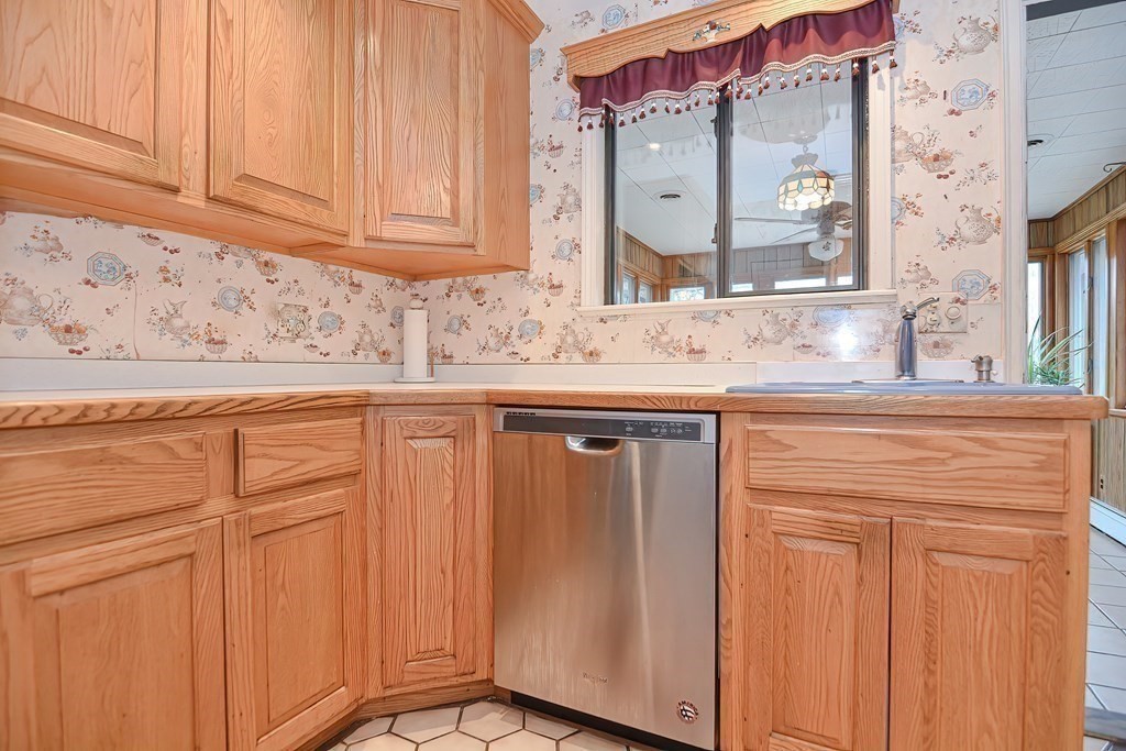 11 Rustlewood Drive Canton, MA 02021 - Photo 6 of 35 Gallery Image 6