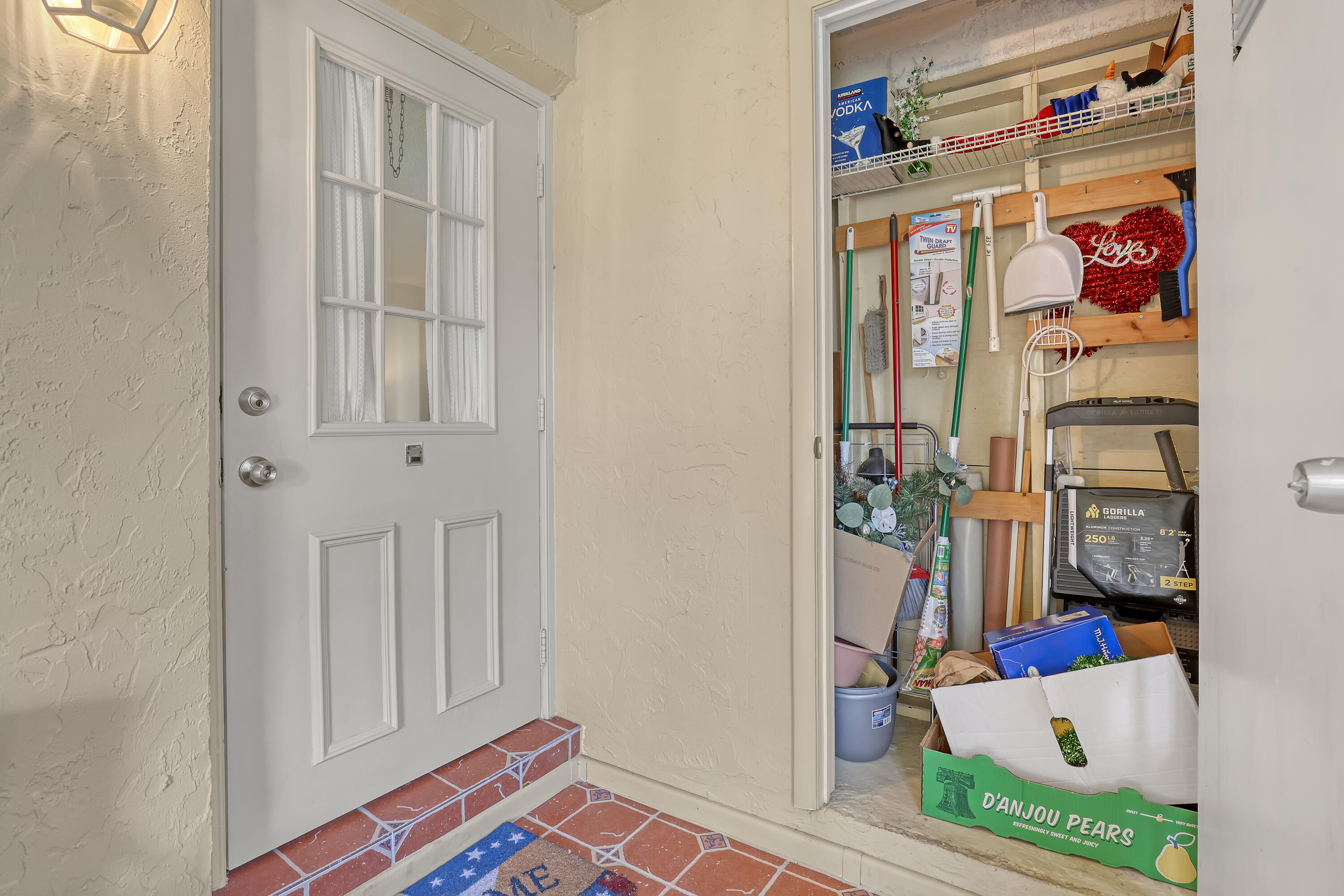 339 Pine Ridge Circle, Unit D1 Greenacres, FL 33463 - Photo 7 of 56 339 Pine Ridge #D1 (8)