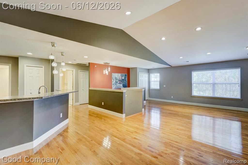 29941 Fox Run Circle Warren, MI 48092 - Photo 8 of 35